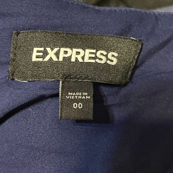 Express denim pencil skirt - Picture 12 of 13